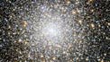 Panning across star cluster Messier 15